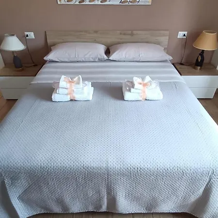 Casa Darla アパート チェザーノ・ボスコーネ